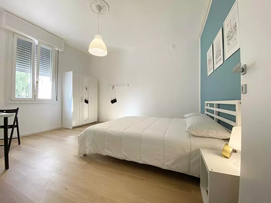 Immagine 3 di Camera in affitto  a Modena