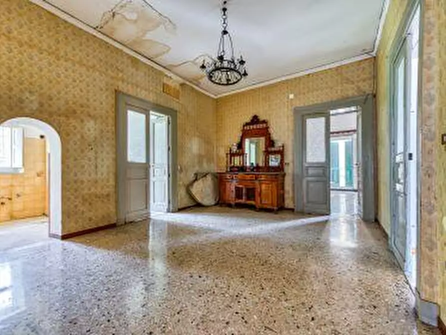 Immagine 11 di Palazzo in vendita  in Via Casamonica 4 a Sarno