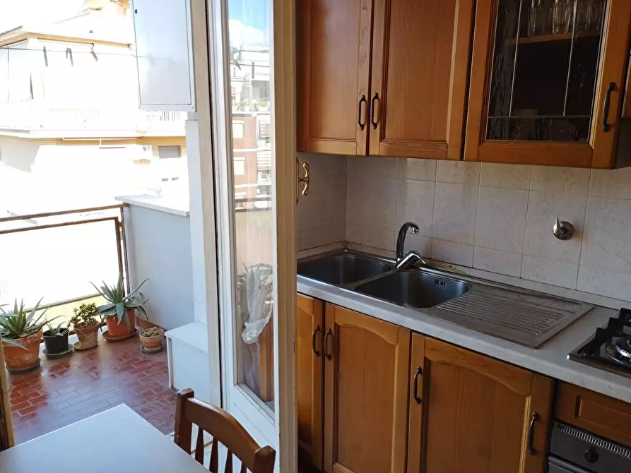 Immagine 10 di Stanza singola in affitto  in VIA VAL FAVARA 90 a Roma