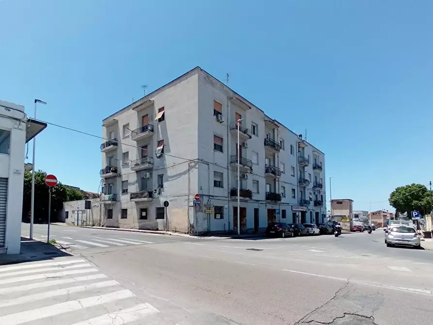 Immagine 1 di Magazzino in vendita  in Viale Porto Torres 2 a Sassari
