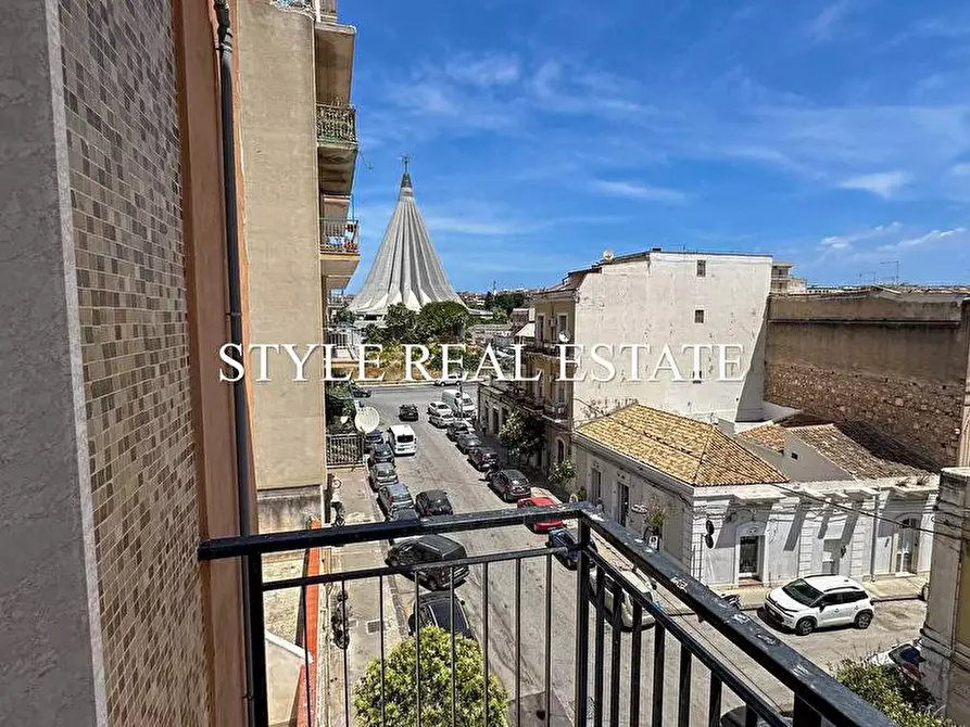 Immagine 19 di Palazzo in vendita  in Corso Timoleonte 105 a Siracusa
