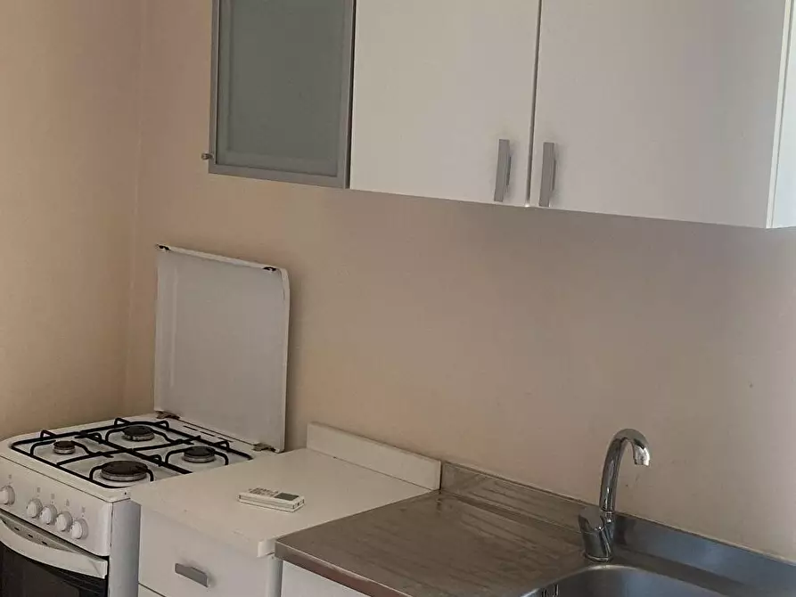 Immagine 7 di Camera in affitto  in vico Massarenghi 23 a Bitonto