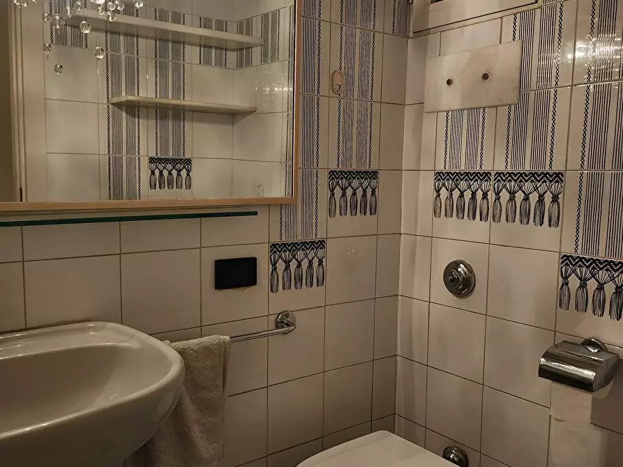 Immagine 12 di Abitazione tipica in affitto  in Viale vittorio veneto 8 a Milano