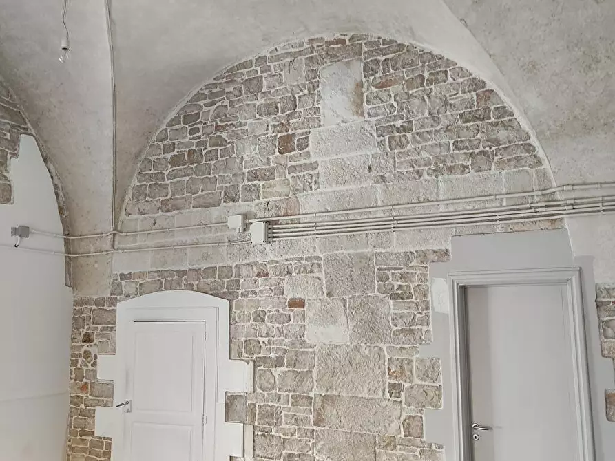 Immagine 14 di Attività commerciale in affitto  in Via Estramurale Lucatorto 30 B a Bitetto