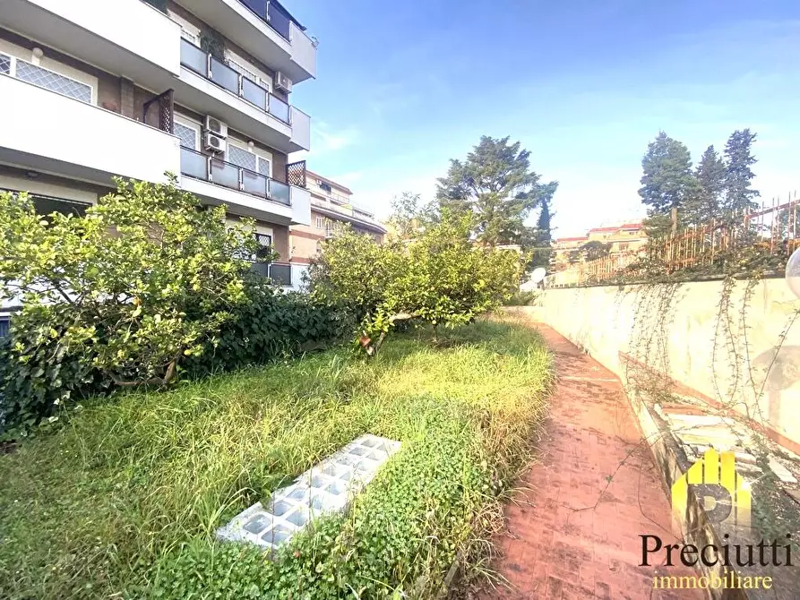 Immagine 25 di Appartamento in vendita  in VIA ANTONIO SOGLIANO 20 a Roma