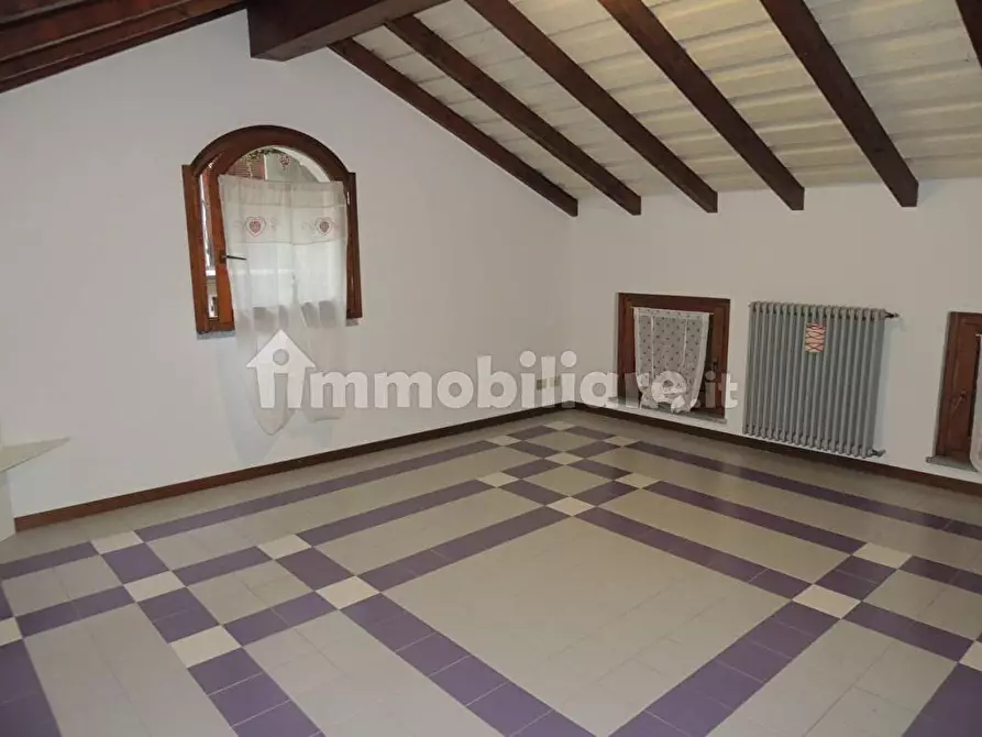 Immagine 3 di Appartamento in affitto  a Laveno-Mombello