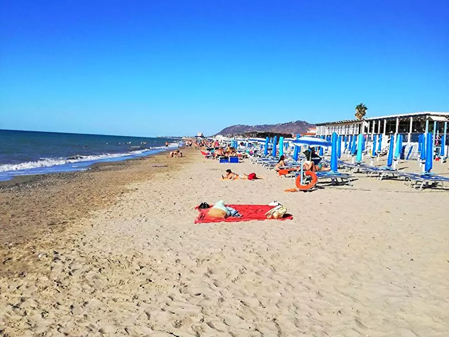 Immagine 9 di Villa in affitto  a Campofelice Di Roccella