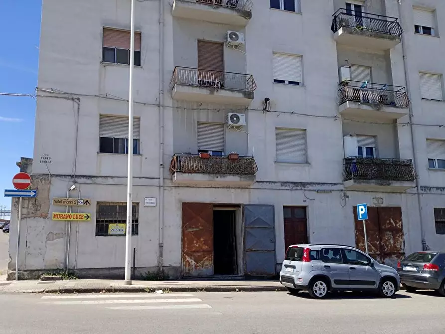 Immagine 5 di Magazzino in vendita  in Viale Porto Torres 2 a Sassari