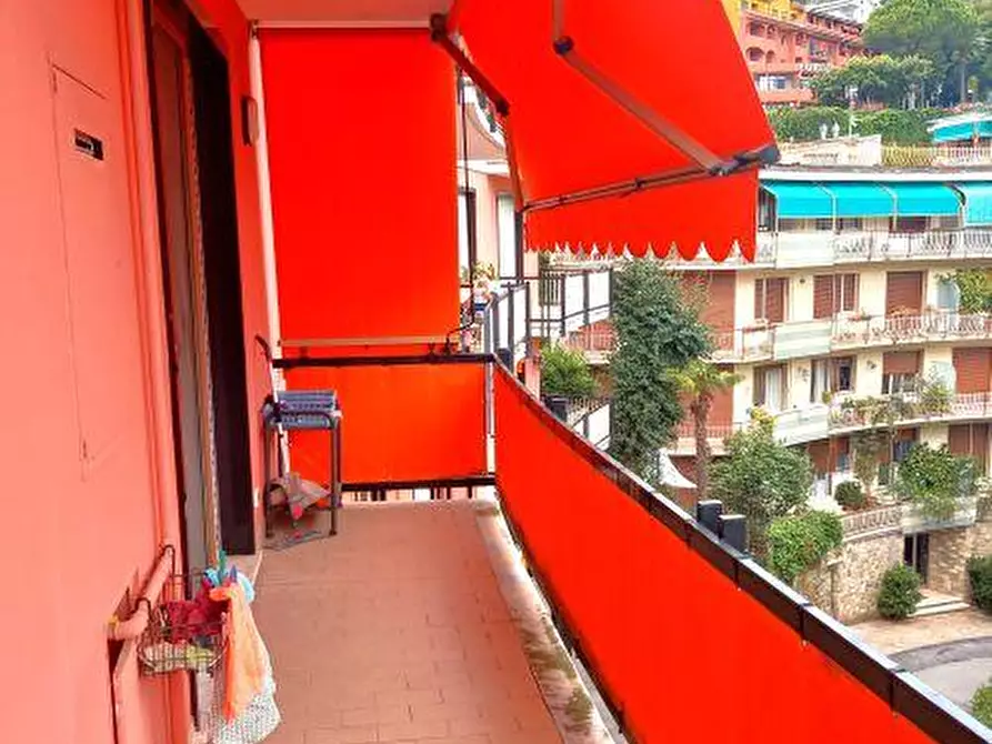 Immagine 1 di Trilocale in vendita  in VIA VESPUCCI 38 a Rapallo