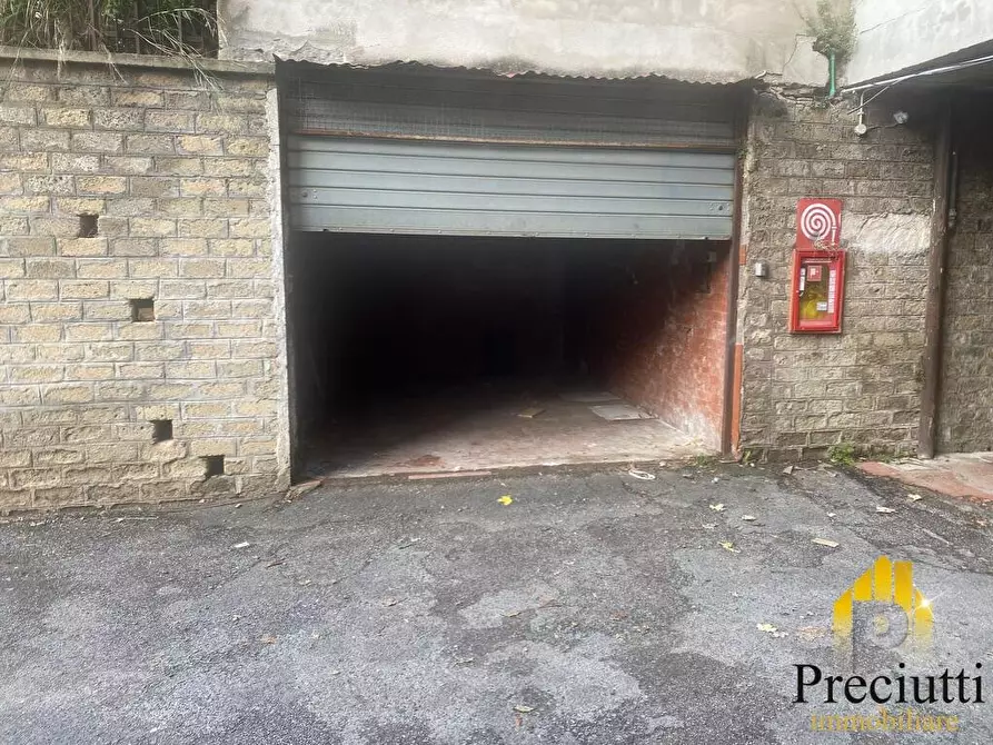 Immagine 4 di Box auto in vendita  in VIA DI BRAVETTA 256 a Roma