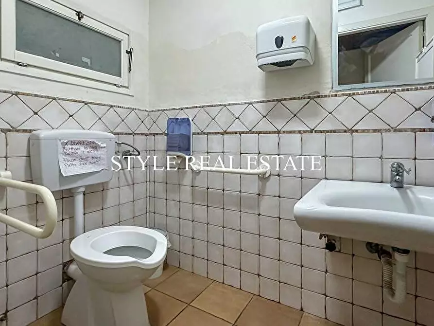 Immagine 13 di Bar / Ristorante in vendita  in Via Giuseppe Maria Capodieci 6 a Siracusa