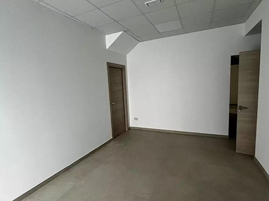 Immagine 3 di Ufficio in affitto  in via san massimi 199 a Nola
