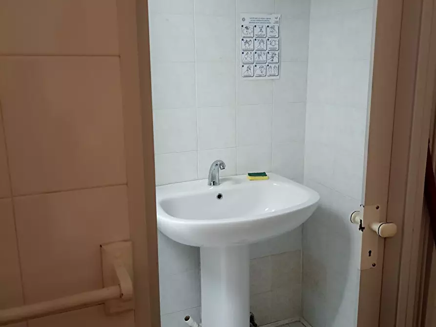 Immagine 8 di Locale commerciale in affitto  in Via Saverio Altamura 38 a Foggia