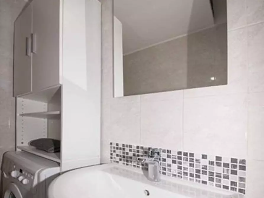 Immagine 6 di Monolocale in affitto  in via Trevi 4 a Milano