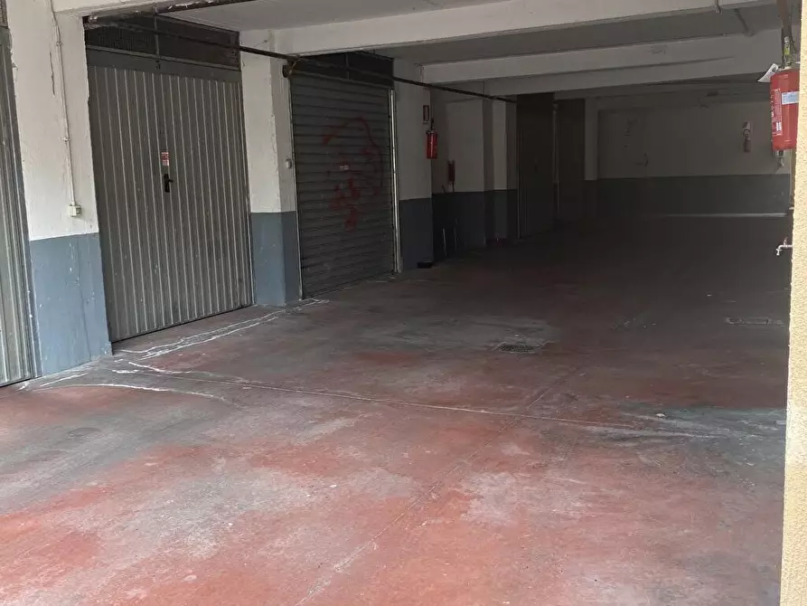 Immagine 3 di Box auto in vendita  in VIA DEL FONTANILE ARENATO 308 a Roma