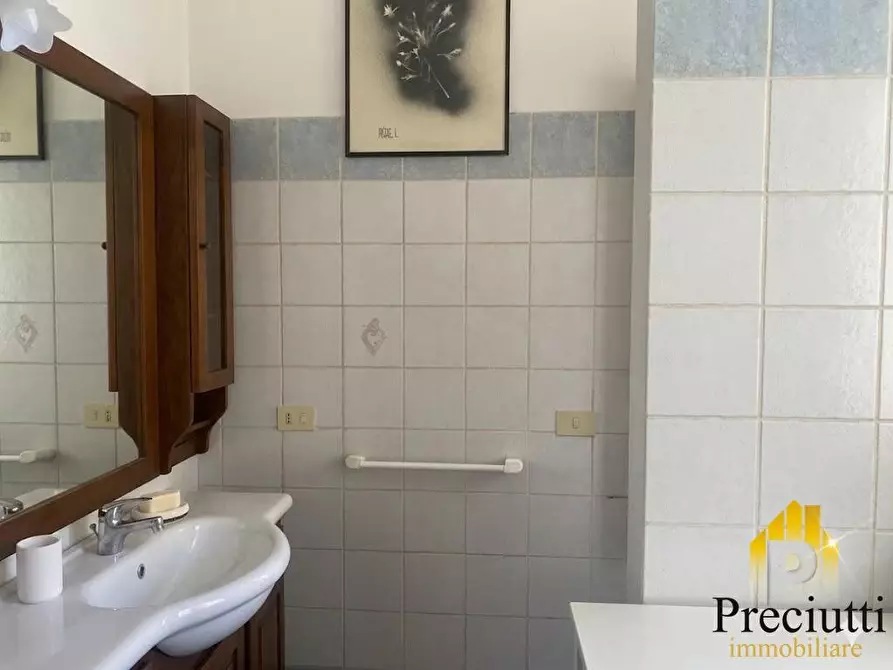 Immagine 17 di Villa in vendita  in VIA DEL CASALETTO 228 a Roma