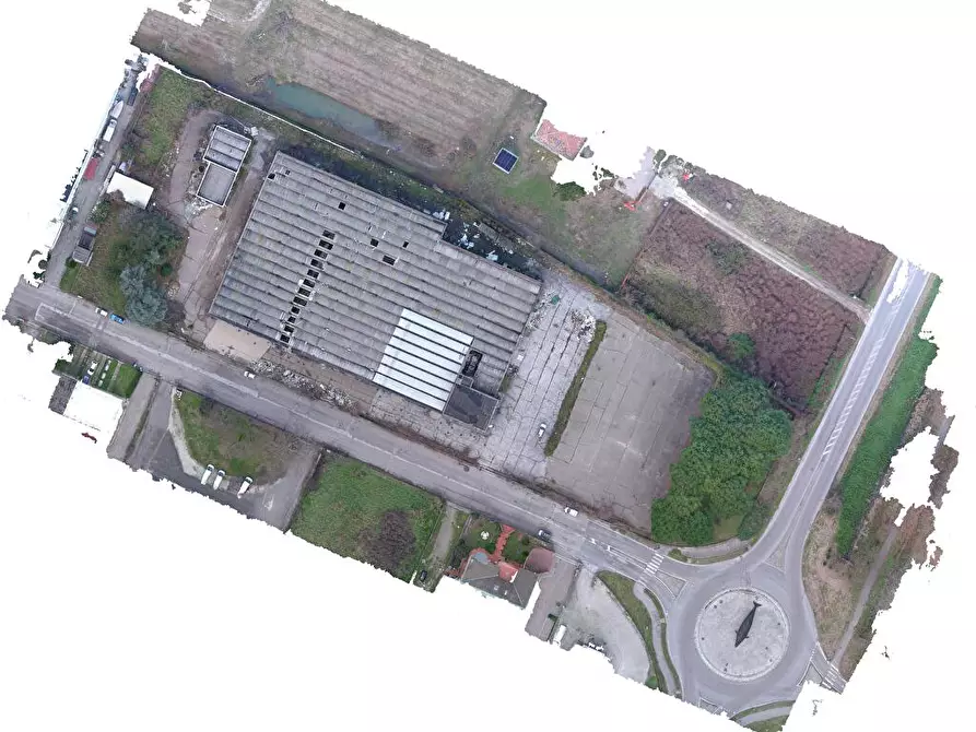 Immagine 1 di Attività commerciale in vendita  a Faenza