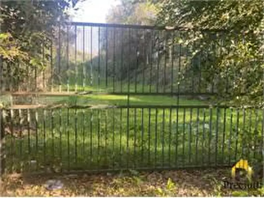 Immagine 5 di Terreno in vendita  a Roma