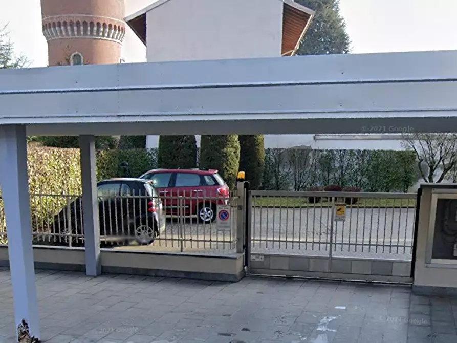 Immagine 1 di Posto auto in affitto  in Via Francesco Crispi  12 a Busto Arsizio