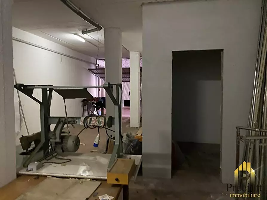 Immagine 13 di Box auto in vendita  in VIA DEL FONTANILE ARENATO 308 a Roma