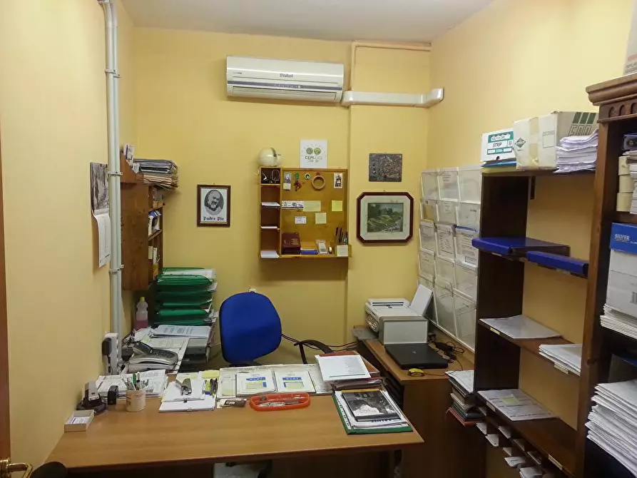 Immagine 4 di Attività commerciale in affitto  in Corso della repubblica  58 a Canale Monterano