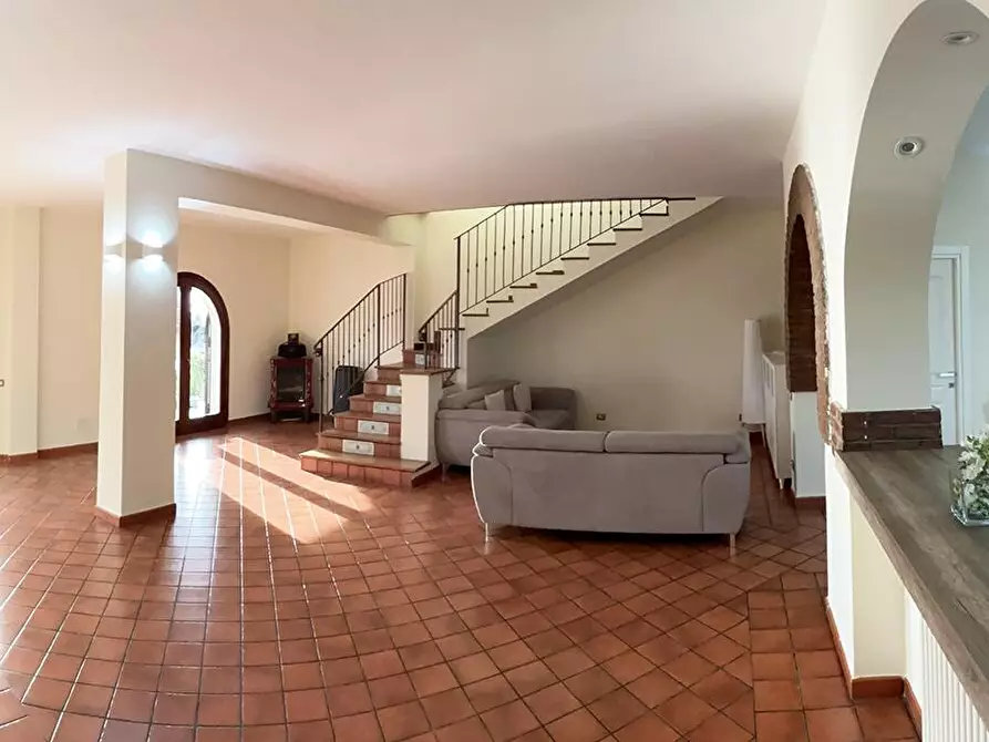 Immagine 23 di Villa in vendita  in Via Masseria Vecchia snc a Giugliano In Campania