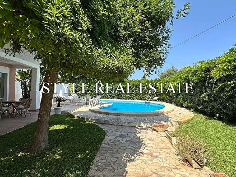 Immagine 5 di Villa in vendita  in Via Mar Tirreno 2 a Siracusa