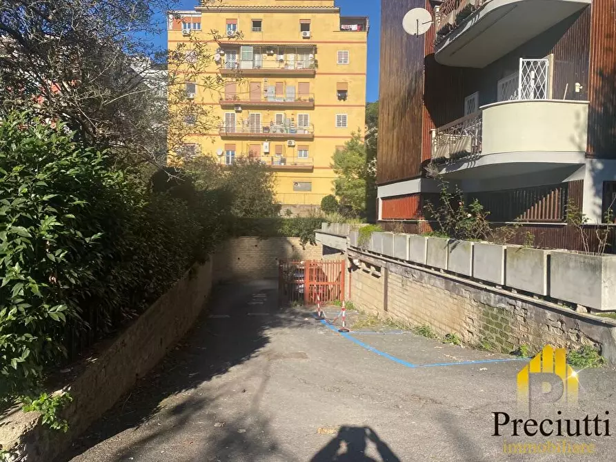 Immagine 25 di Box auto in vendita  in VIA BRAVETTA  256 a Roma
