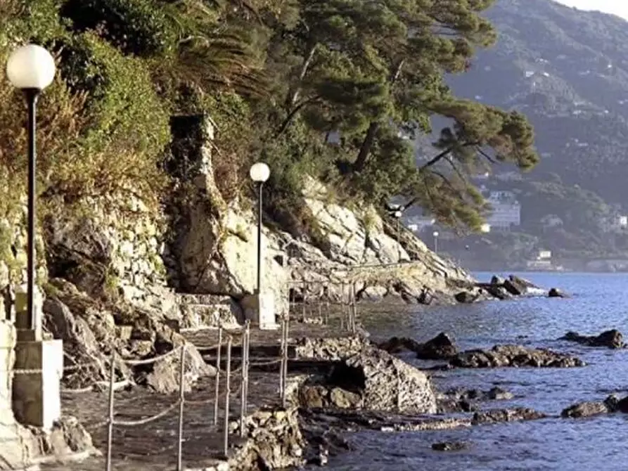 Immagine 12 di Appartamento in vendita  in via privata dei lecci 2 a Rapallo