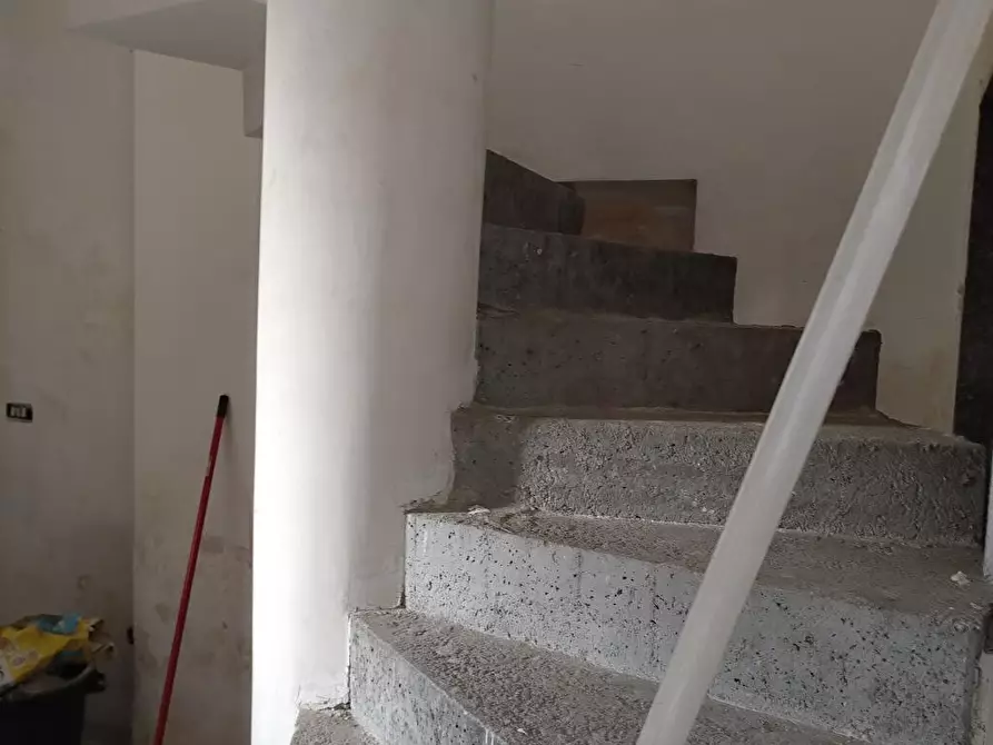 Immagine 9 di Locale commerciale in vendita  in Cia Frassaniti 28 a San Donaci