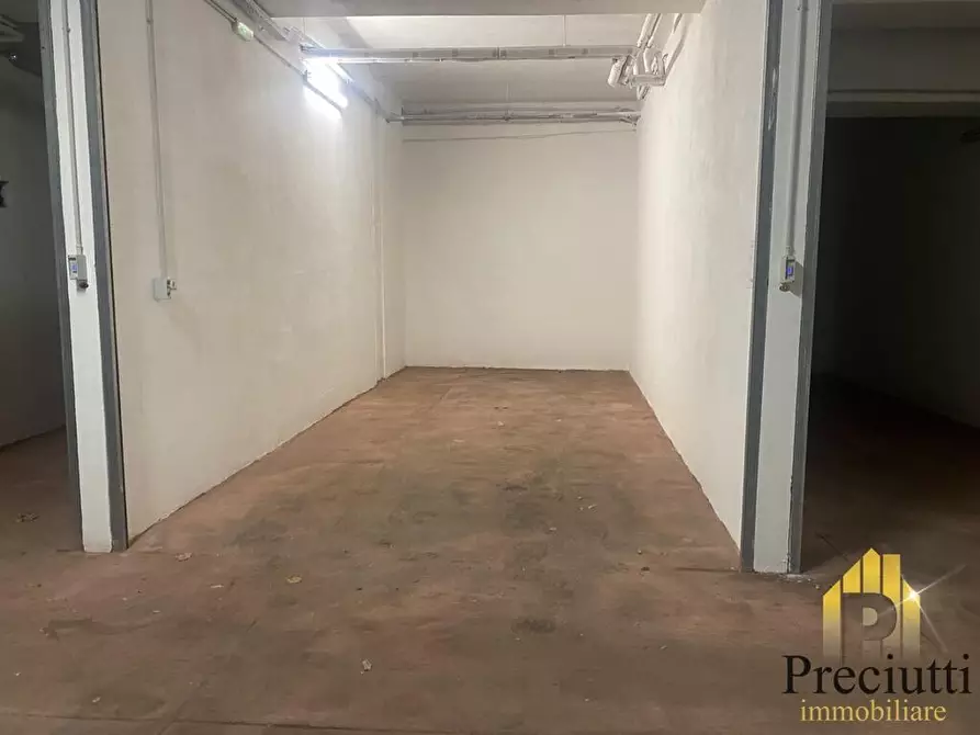 Immagine 6 di Garage in vendita  in VIA AUFIDIO NAMUSA 178 a Roma