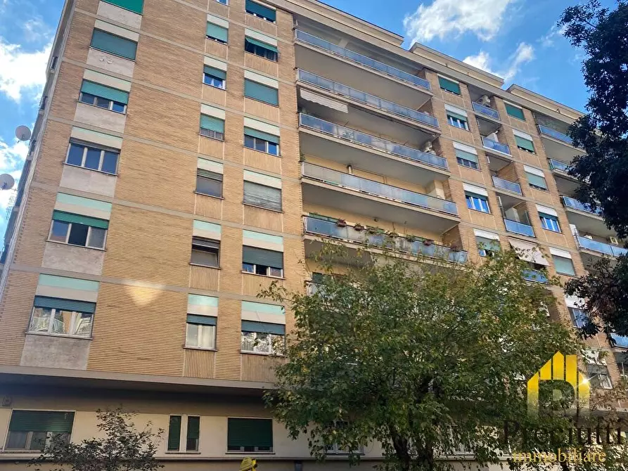 Immagine 4 di Appartamento in vendita  in VIA FRANCESCO GRIMALDI 141 a Roma