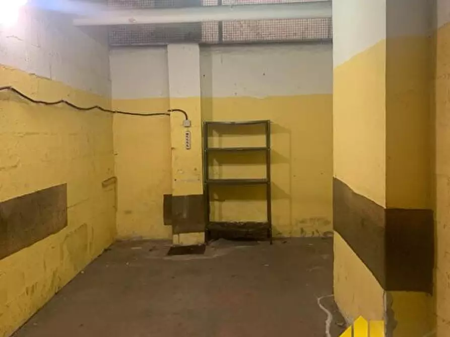 Immagine 1 di Garage in affitto  in VIA SILVESTRI 191 a Roma