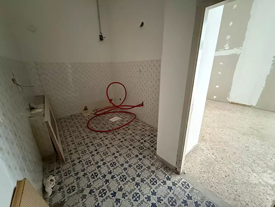 Immagine 4 di Locale commerciale in vendita  in Corso Elea  a Ascea