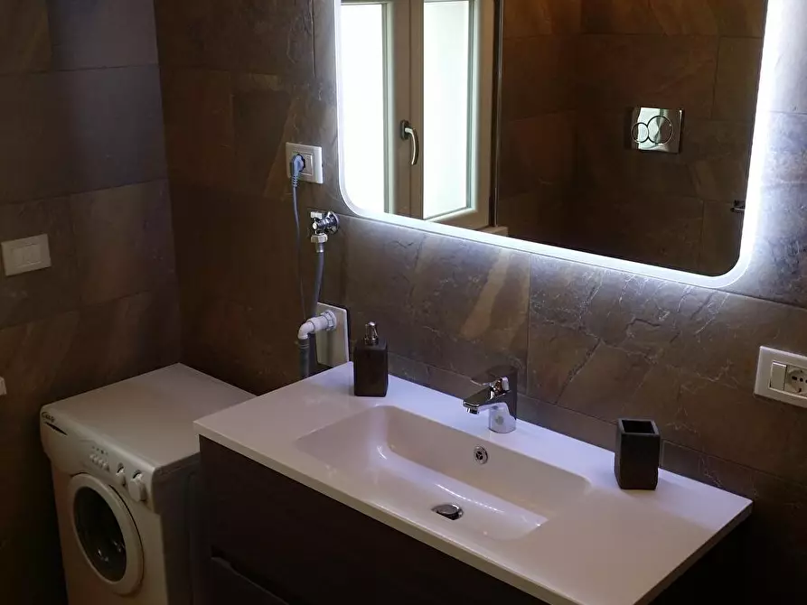 Immagine 11 di Stanza singola in affitto  a Udine