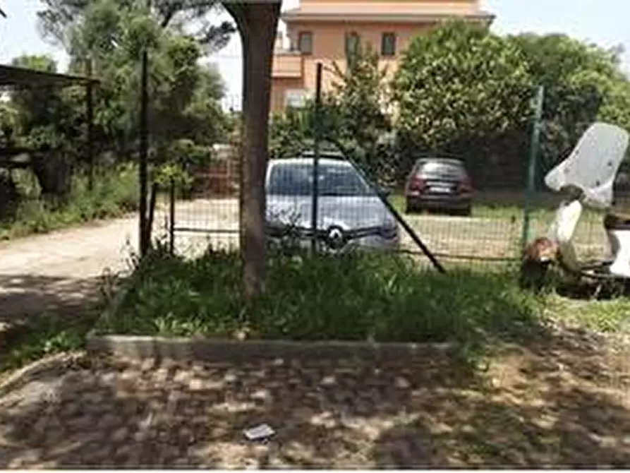 Immagine 4 di Posto auto in vendita  in VIA DEL FONTANILE ARENATO 308 a Roma