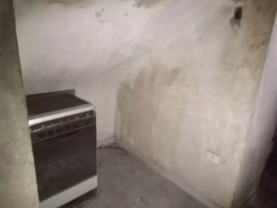 Immagine 1 di Locale commerciale in vendita  in Corso Umberto I 1 a Sarno