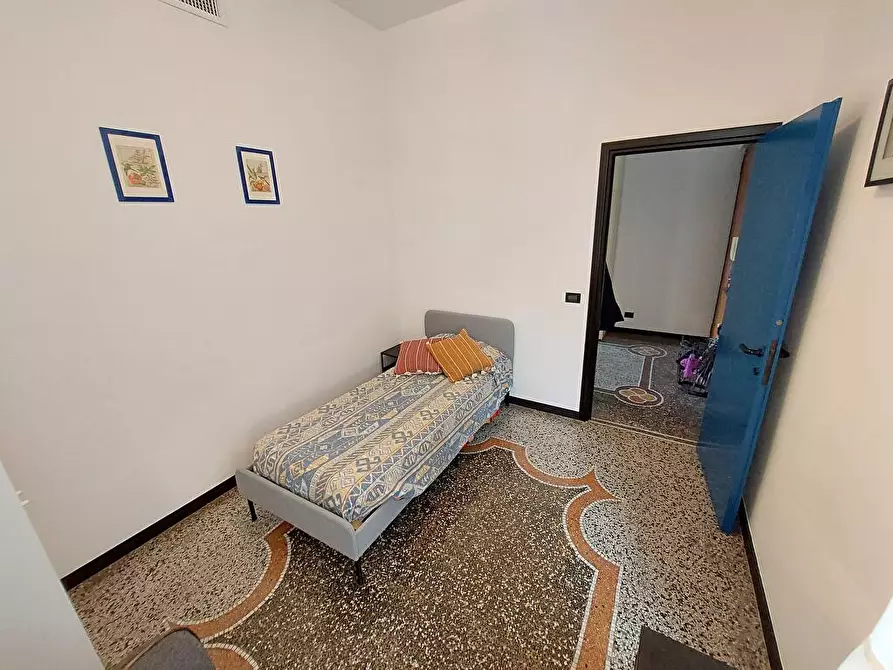 Immagine 4 di Stanza singola in affitto  a Genova