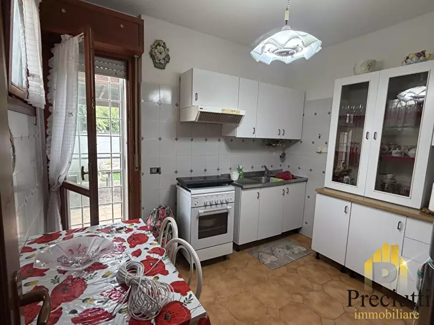 Immagine 10 di Villa in vendita  in VIA DELLA PINETA DI FREGENE 1 a Fiumicino