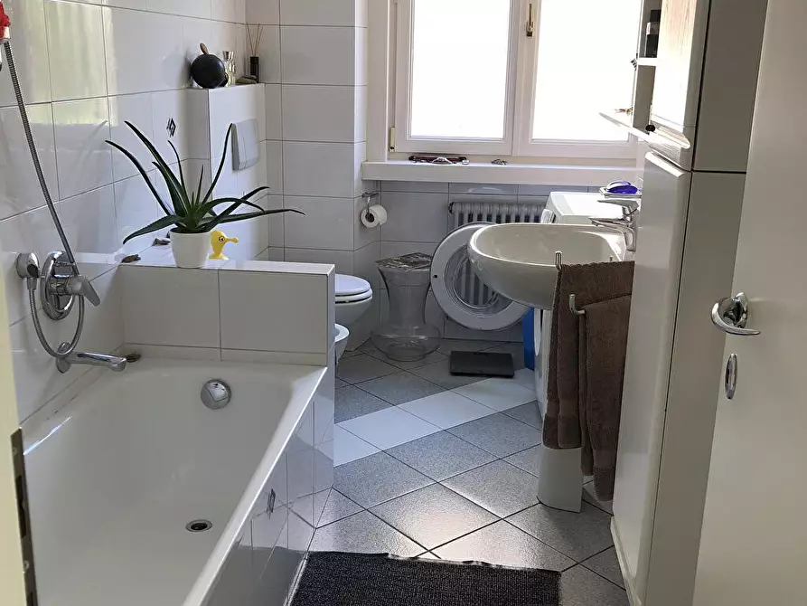 Immagine 3 di Trilocale in affitto  a Bolzano