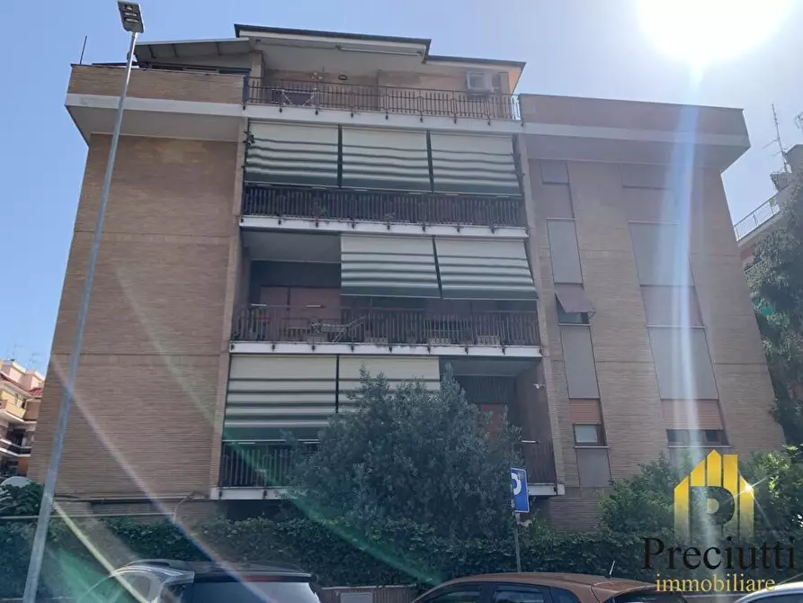 Immagine 2 di Appartamento in vendita  in VIA ANTONIO SOGLIANO 46 a Roma