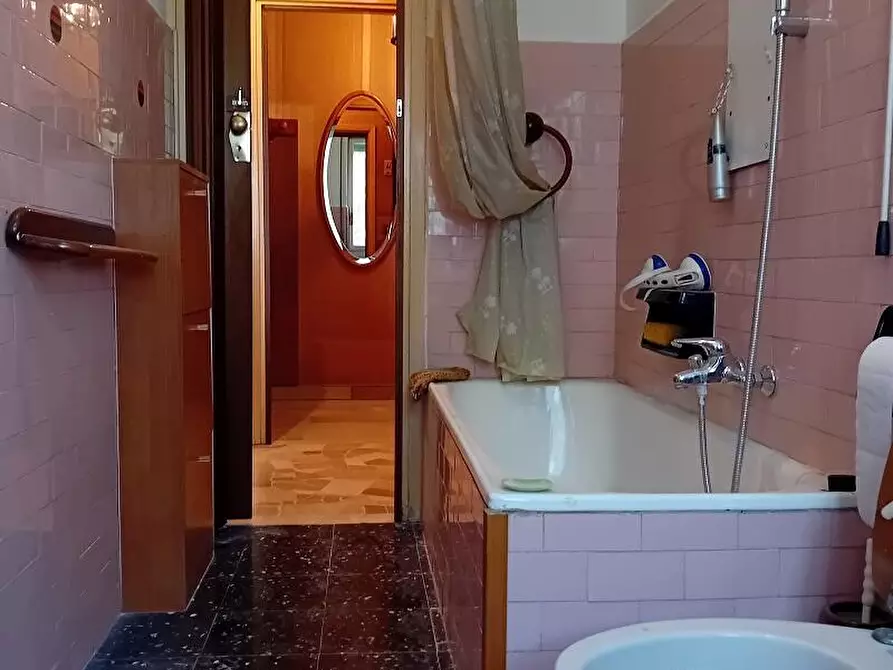 Immagine 14 di Appartamento in vendita  in via Gaetano Salvemni  5 a Milano