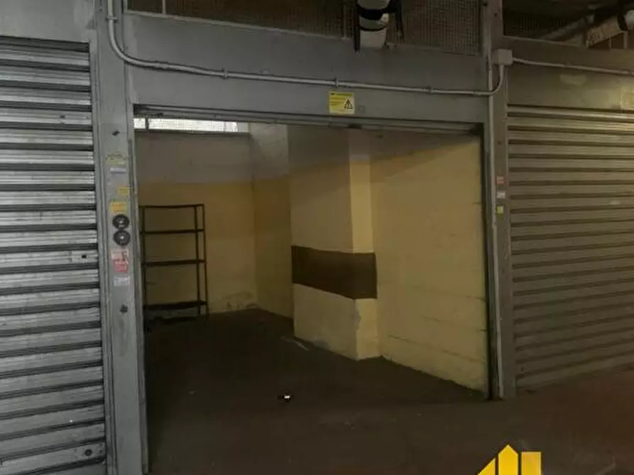 Immagine 2 di Garage in affitto  in VIA SILVESTRI 191 a Roma