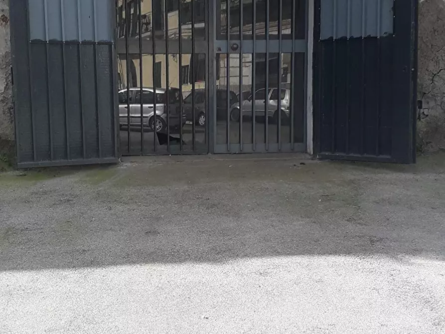 Immagine 1 di Deposito in affitto  in piazza margherita 6 a Napoli