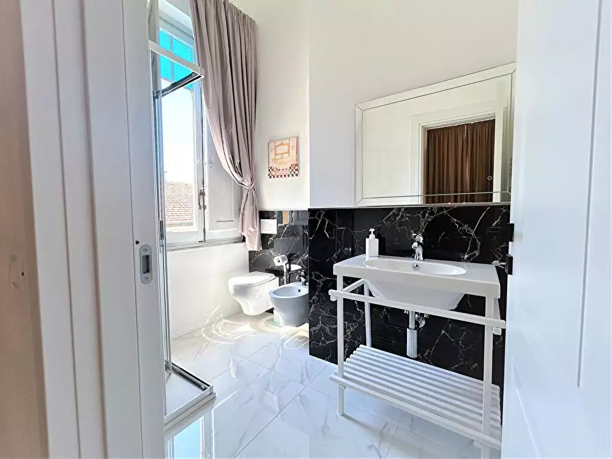 Immagine 2 di Albergo/B&B/Residence in affitto  in via silvio pellico  62 a Viareggio