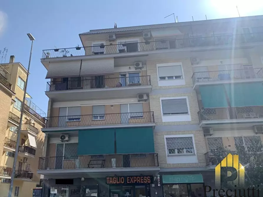 Immagine 11 di Negozio in vendita  in VIA CAMILLO SERAFINI 63 a Roma