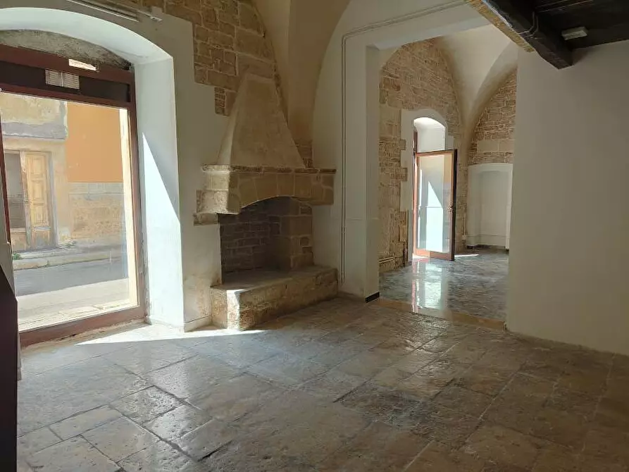 Immagine 17 di Attività commerciale in affitto  in Via Estramurale Lucatorto 30 B a Bitetto