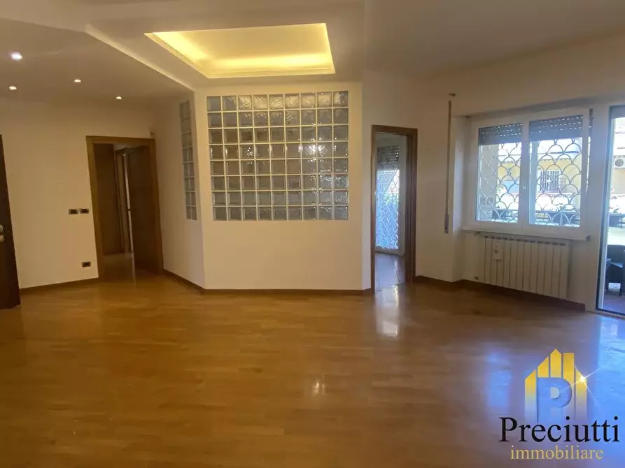 Immagine 7 di Appartamento in vendita  in VIA VINCENZO VELA 35 a Roma