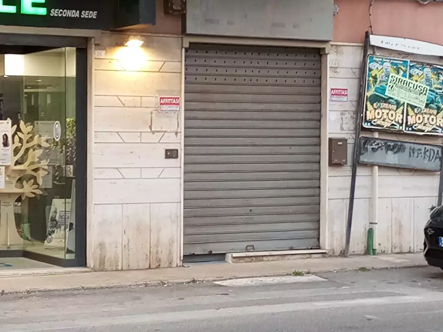 Immagine 2 di Negozio in affitto  in via sofio ferrero 24 a Siracusa