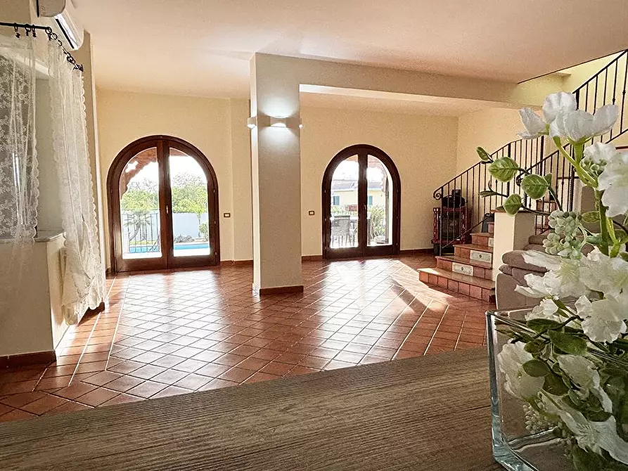 Immagine 19 di Villa in vendita  in Via Masseria Vecchia snc a Giugliano In Campania
